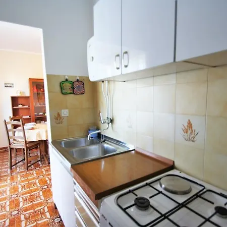 Two-bedroom In Porec/istrien 10290